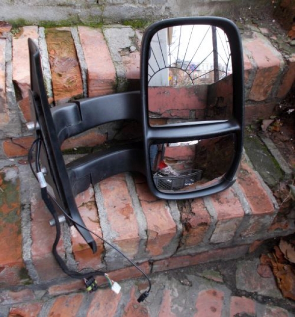 Iveco - Turbo Daily - (2011 - 2014) - Lusterka /  Prawe elektryczne