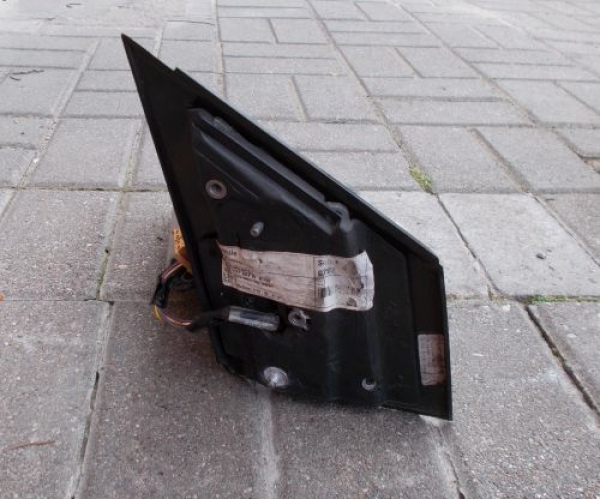 Volkswagen - Polo - 3 drzwi - (2005 - 2009) - Lusterka /  Lewe elektryczne