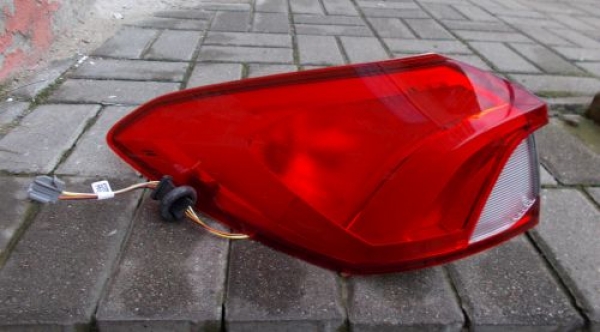 Ford - Focus - Kombi - (2014-) - Oświetlenie / Lampa tylna lewa