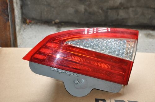 Ford - Mondeo - Kombi - (2007 - 2010) - Oświetlenie / Lampa tylna prawa wewnętrzna