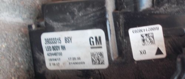 Opel - Zafira C - (2016 - 2019) - Oświetlenie / Lampa tylna  prawa