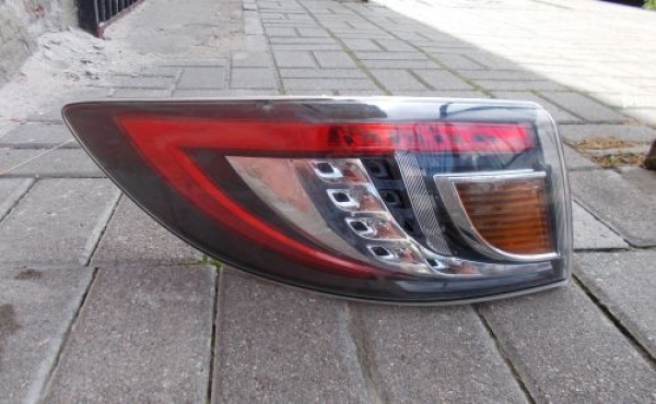 Mazda - 6 - Kombi - (2010 - 2013) - Oświetlenie / Lampa tylna lewa