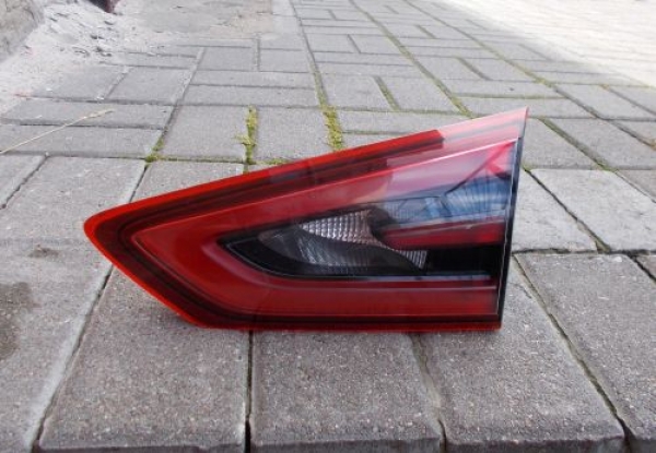 Ford - S-Max - (2015-) - Oświetlenie / Lampa tylna prawa wewnętrzna