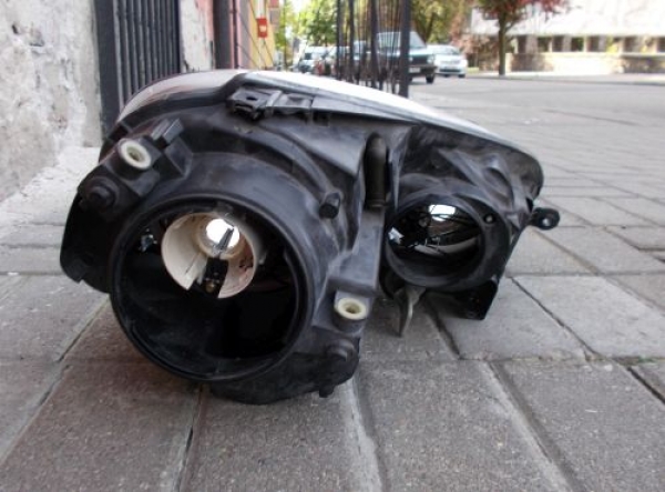 Volkswagen - Golf V - R32 - (2003 - 2008) - Oświetlenie / Lampa przednia lewa