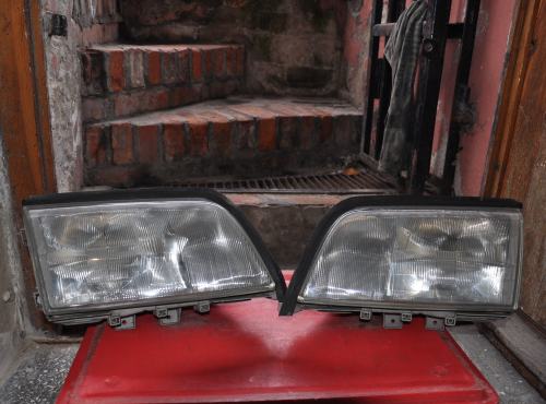 Mercedes-Benz - C-Klasa - W202 - (1993 - 1997) - Oświetlenie / Lampa przednia prawa