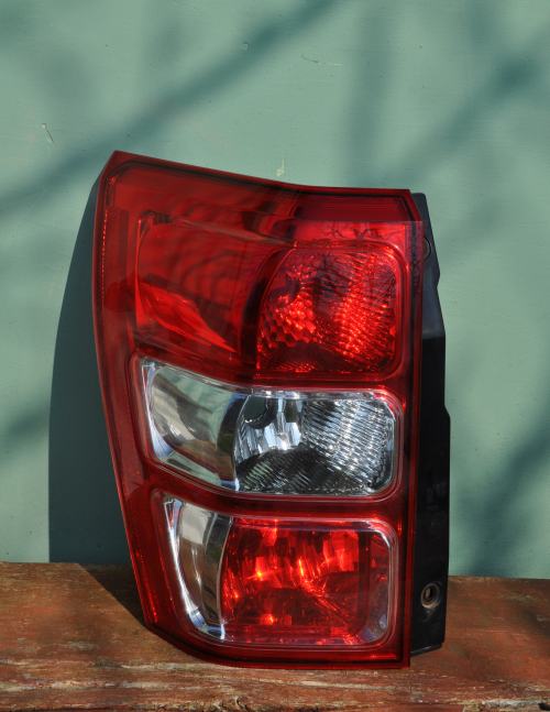 Suzuki - Vitara Grand - 5 drzwi - (2005 - 2008) - Oświetlenie / Lampa tylna lewa