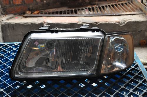 Audi - A3 - 3 drzwi - (1996 -2000) - Oświetlenie / Lampa przednia lewa