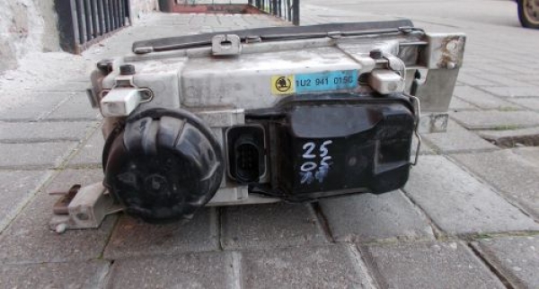 Skoda - Octavia - Kombi - (2000 - 2004) - Oświetlenie / Lampa przednia lewa