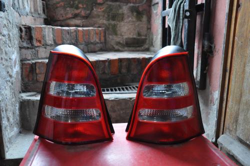 Mercedes-Benz - A-Klasa - W168 - 5 drzwi - (1997 - 2001) - Oświetlenie / Lampa tylna  prawa