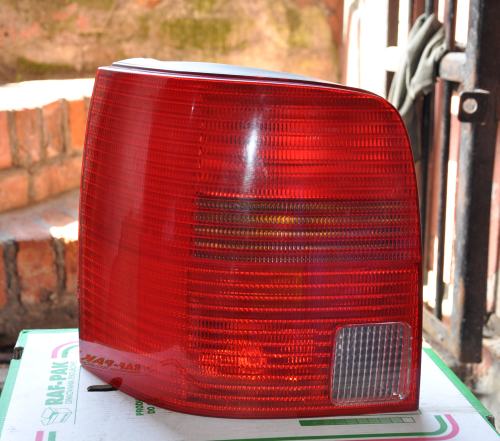 Volkswagen - Passat - Kombi - (1997 - 2000) - Oświetlenie / Lampa tylna lewa