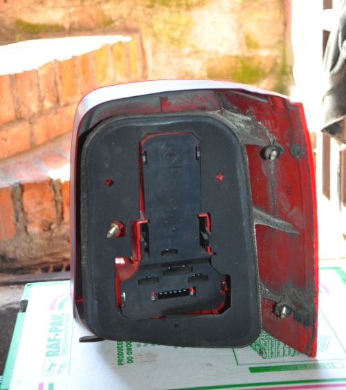 Volkswagen - Passat - Kombi - (1997 - 2000) - Oświetlenie / Lampa tylna lewa