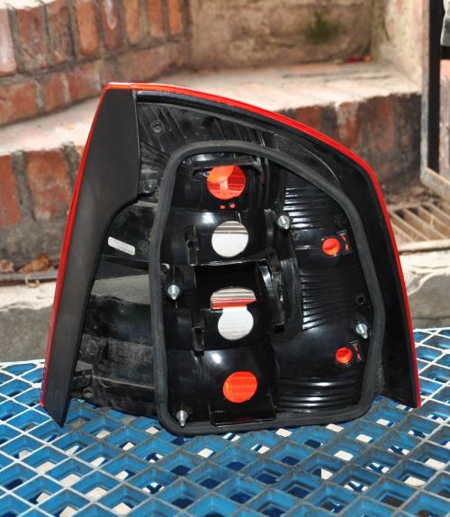 Skoda - Octavia - (2008 - 2013) - Oświetlenie / Lampa tylna lewa