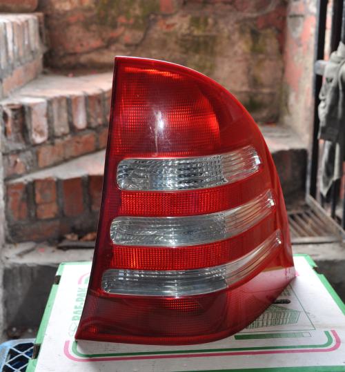 Mercedes-Benz - C-Klasa - W203 - Kombi - (2001 - 2004) - Oświetlenie / Lampa tylna  prawa