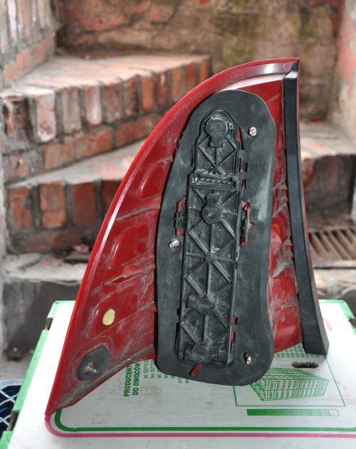 Mercedes-Benz - C-Klasa - W203 - Kombi - (2001 - 2004) - Oświetlenie / Lampa tylna  prawa