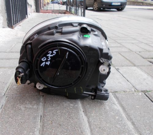 Volkswagen - Beetle - Cabrio - (2012 - 2016) - Oświetlenie / Lampa przednia lewa