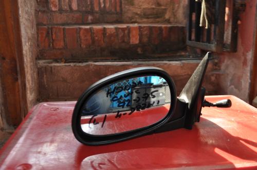 Honda - Civic - 4 drzwi - (1991 - 1996) - Lusterka / Lewe ręczne wewnętrznie regulowane