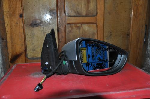 Volkswagen - Passat - (2010 - 2014) - Lusterka /  Prawe elektryczne