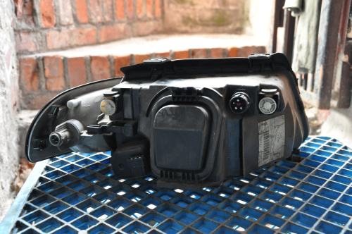 Audi - A4 - (1995 - 1999) - Oświetlenie / Lampa przednia lewa