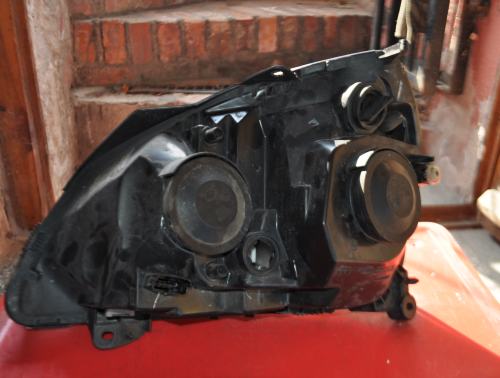 Renault - Thalia - 4 drzwi - (2001 - 2006) - Oświetlenie / Lampa przednia prawa