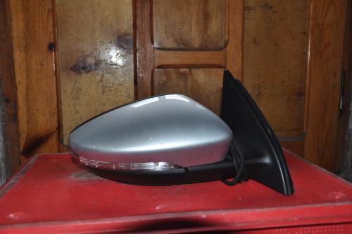 Volkswagen - Passat - Kombi - (2010 - 2014) - Lusterka /  Prawe elektryczne