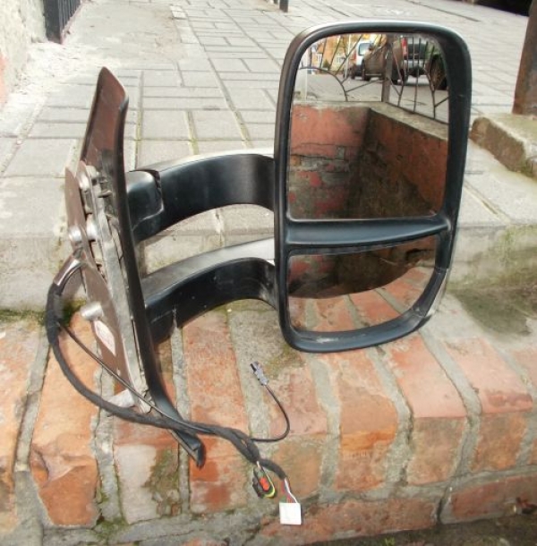 Iveco - Turbo Daily - (2011 - 2014) - Lusterka /  Prawe elektryczne