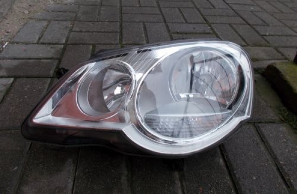 Volkswagen - Polo - 3 drzwi - (2005 - 2009) - Oświetlenie / Lampa przednia prawa