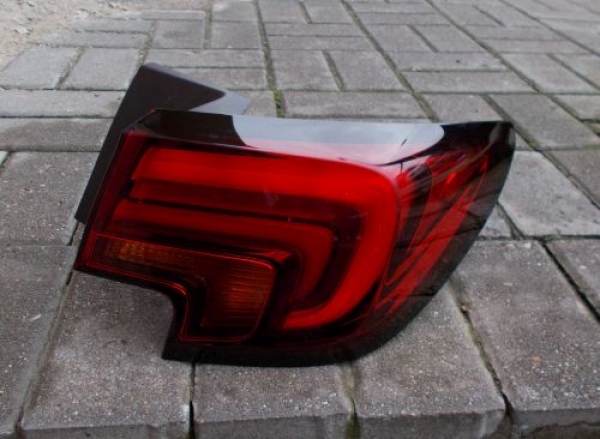 Opel - Astra - K - 5 drzwi - (2015-) - Oświetlenie / Lampa tylna  prawa