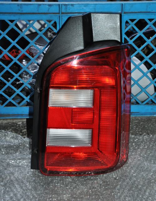 Volkswagen - T 6 - Osob./Tow.- (2015-) - Oświetlenie / Lampa tylna  prawa