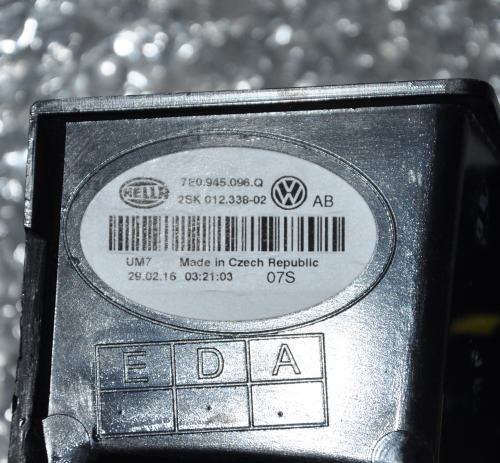 Volkswagen - T 6 - Osob./Tow.- (2015-) - Oświetlenie / Lampa tylna  prawa