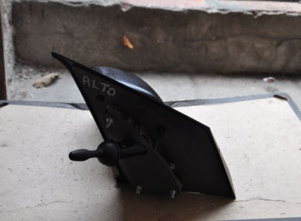 Suzuki - Alto - 5 drzwi - (2009-) - Lusterka / Lewe ręczne wewnętrznie regulowane