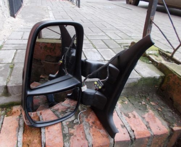 Iveco - Turbo Daily - (2006 - 2011) - Lusterka /  Lewe elektryczne