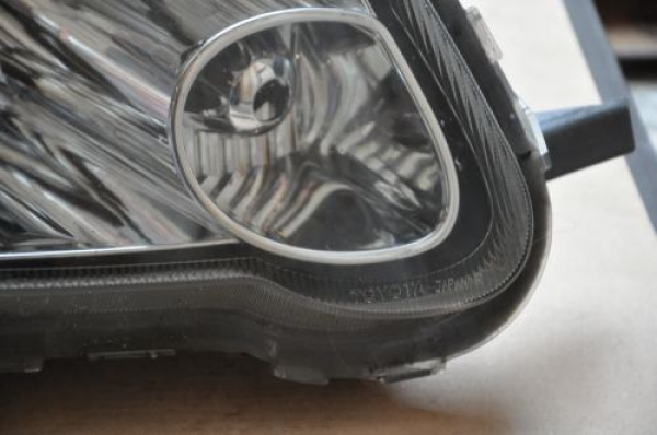 Toyota - Yaris - 5 drzwi - (2003 - 2006) - Oświetlenie / Lampa przednia prawa