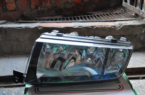 Skoda - Fabia - Kombi - (2000 - 2004) - Oświetlenie / Lampa przednia lewa