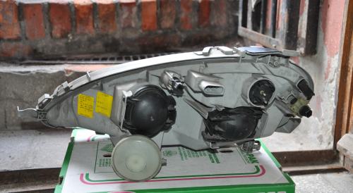 Mercedes-Benz - A-Klasa - W168 - 5 drzwi - (2001- 2004) - Oświetlenie / Lampa przednia prawa