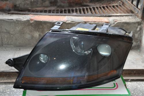 Audi - TT - (1998 - 2006) - Oświetlenie / Lampa przednia lewa