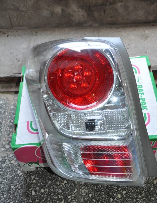 Toyota - Verso - (2009 - 2013) - Oświetlenie / Lampa tylna lewa