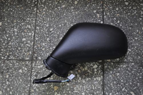 Mitsubishi - Carisma - (1999 - 2004) - Lusterka /  Lewe elektryczne