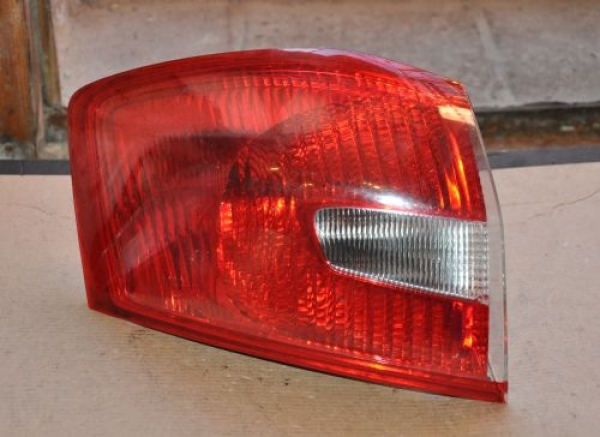 Ford - Kuga - (2008 - 2013) - Oświetlenie / Lampa tylna lewa