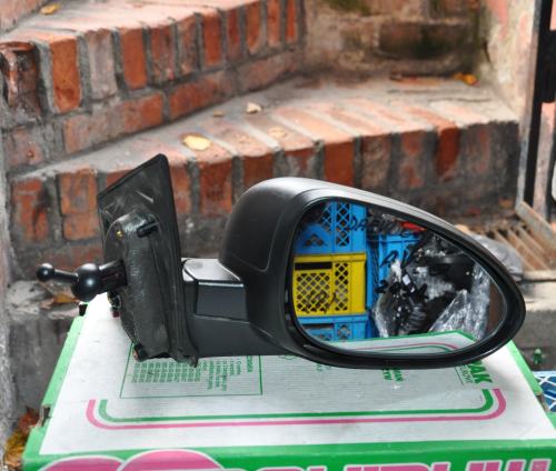 Chevrolet - Aveo - 3 drzwi - (2011-) - Lusterka / Prawe ręczne wewnętrznie regulowane