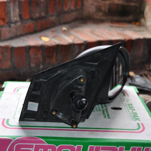 Chevrolet - Aveo - 3 drzwi - (2011-) - Lusterka / Prawe ręczne wewnętrznie regulowane