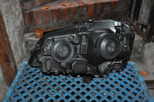 Volkswagen - Polo - Classic - (2004 - 2009) - Oświetlenie / Lampa przednia prawa