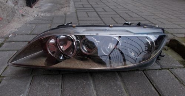 Mazda - 6 - 4 drzwi - (2005 - 2008) - Oświetlenie / Lampa przednia lewa