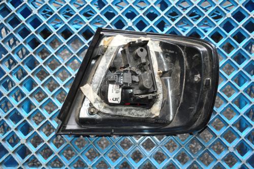 Nissan - Primera - 5 drzwi - (1999 - 2002) - Oświetlenie / Lampa tylna lewa