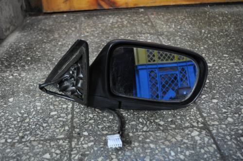 Mazda - 323 F - 5 drzwi - (1994 - 1998) - Lusterka /  Prawe elektryczne