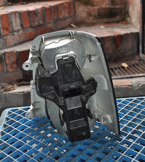 Volkswagen - Touran - (2006 - 2010) - Oświetlenie / Lampa tylna lewa