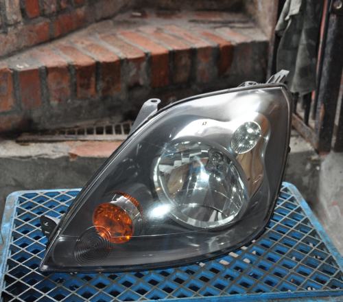 Ford - Fiesta - 5 drzwi - (2005 - 2008) - Oświetlenie / Lampa przednia lewa