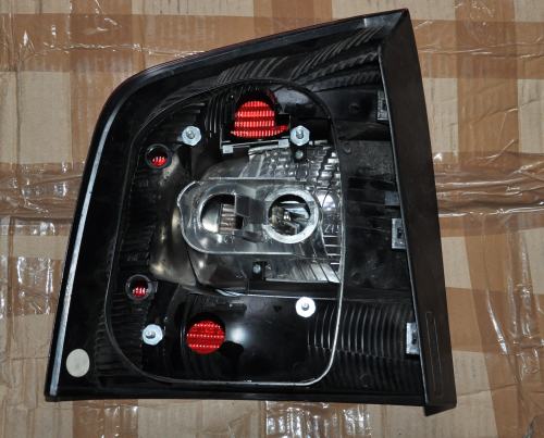 Skoda - Octavia - Kombi - (2008 - 2013) - Oświetlenie / Lampa tylna  prawa