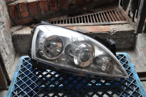 Opel - Corsa - C - 3 drzwi - (2003 - 2006) - Oświetlenie / Lampa przednia prawa