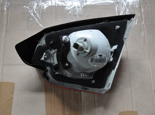 Ford - Kuga - (2008 - 2013) - Oświetlenie / Lampa tylna lewa wewnętrzna