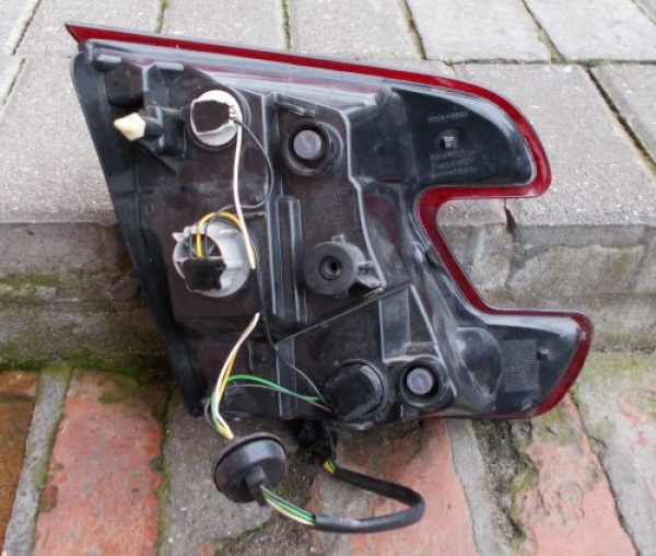 Renault - Megane - Kombi - (2009 - 2012) - Oświetlenie / Lampa tylna prawa wewnętrzna